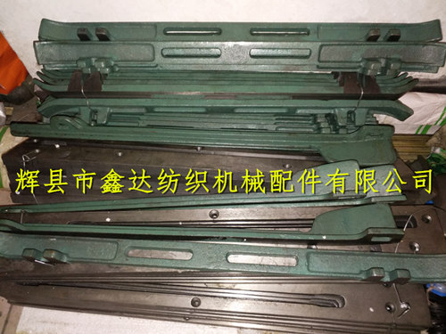 織布機(jī)梭箱蓋板3305、擋板3306、底板3307